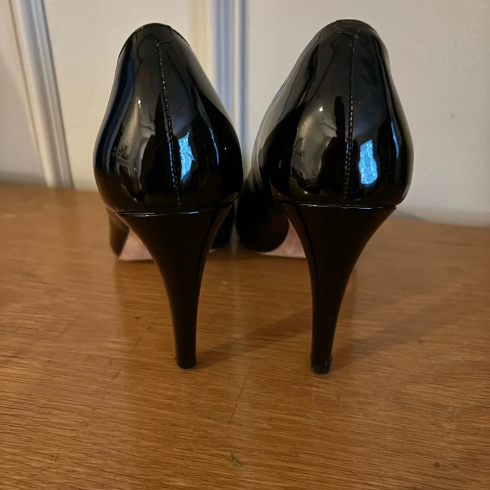 Cole Haan Black Heels Sleek Patent Leather - Picture 8 of 8